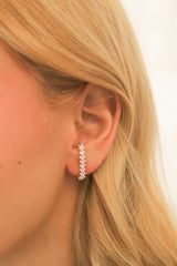 Ear cuff c/ bolinhas