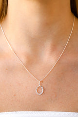 Colar oval c/ detalhe cravejado